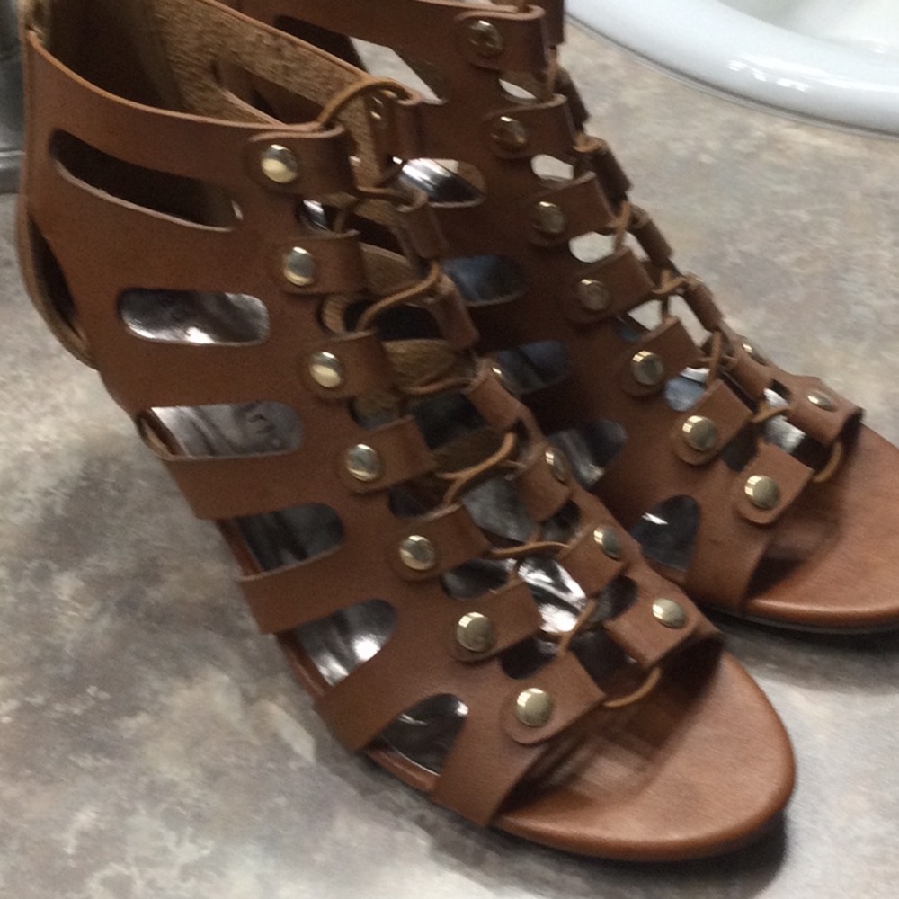 Madden Girl Shoes size 8.5